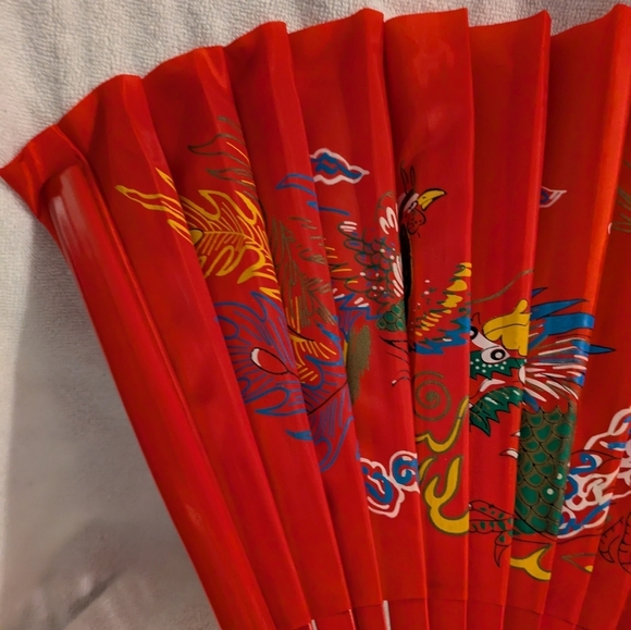 Vibrant Red Handheld Fan with Dragon Design - Picture 6 of 14
